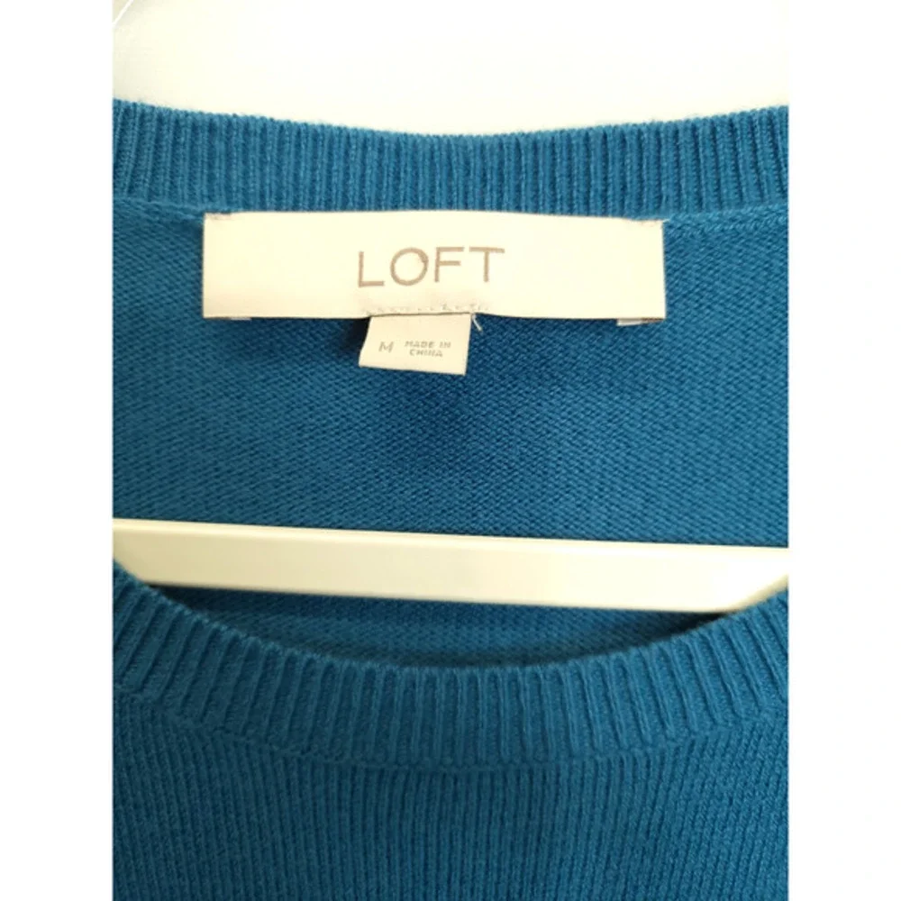 LOFT Sweater Women M Blue Knit Pullover Huskey Dog Stars Graphic Whimsical Cozy - Picture 9 of 12